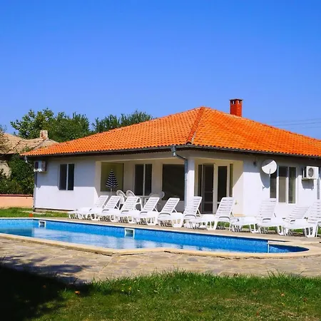 брендън и дезмънд - до балчик - Brendon And Desmond - Near Balchik *