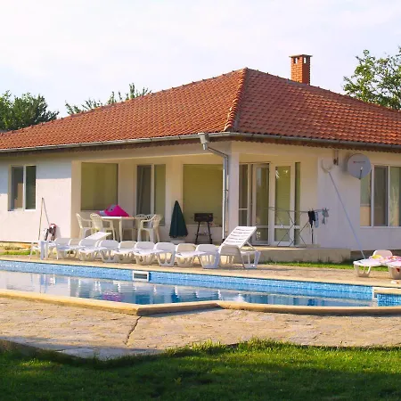 брендън и дезмънд - до балчик - Brendon And Desmond - Near Balchik