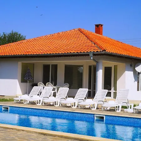 брендън и дезмънд - до балчик - Brendon And Desmond - Near Balchik Hébergement de vacances