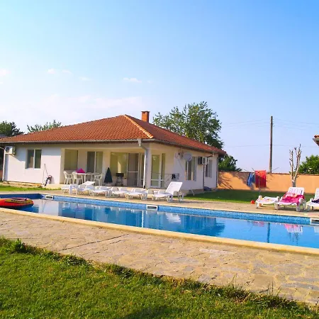 Hébergement de vacances брендън и дезмънд - до балчик - Brendon And Desmond - Near Balchik *