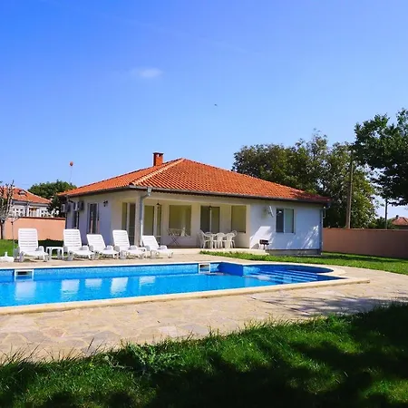 брендън и дезмънд - до балчик - Brendon And Desmond - Near Balchik Dom wakacyjny